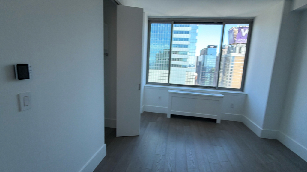 West 47th Street - Photo 8