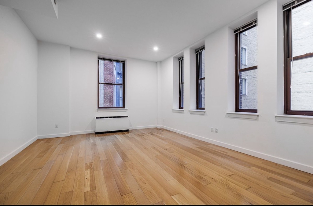 37 Wall Street - Photo 0