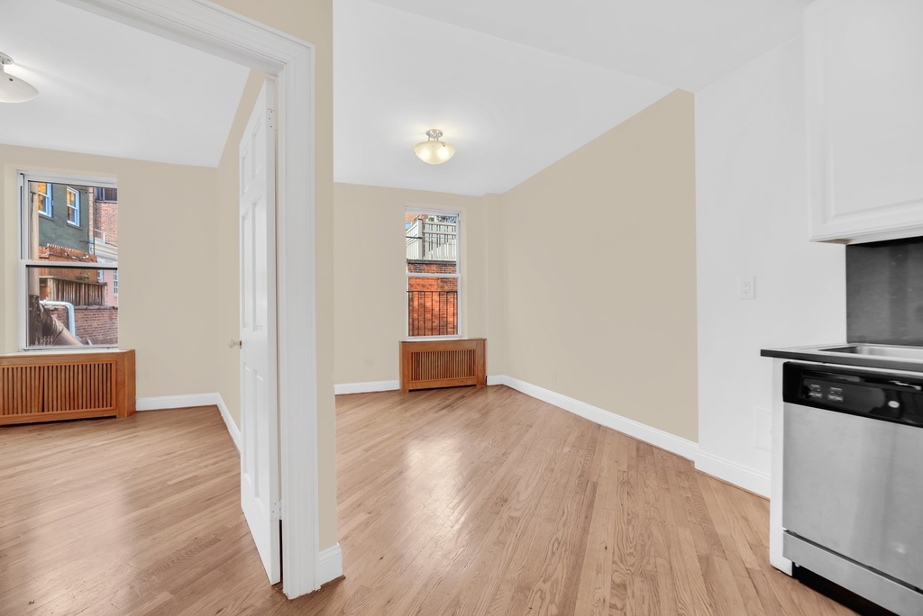 876 Lexington Avenue - Photo 1