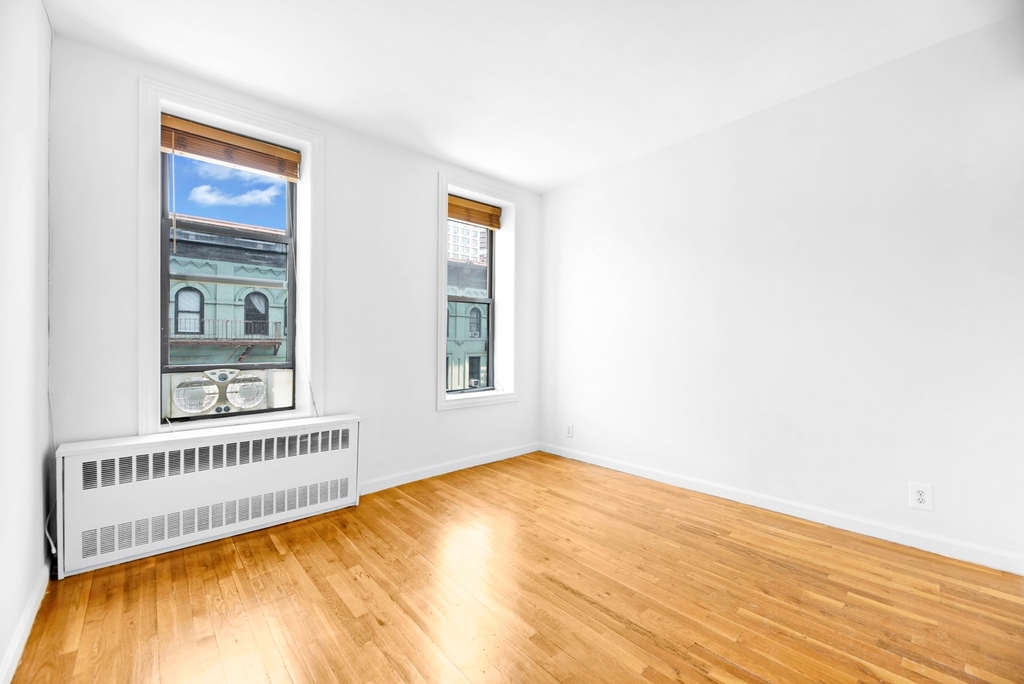 226 East 25th Street 5D - Photo 3
