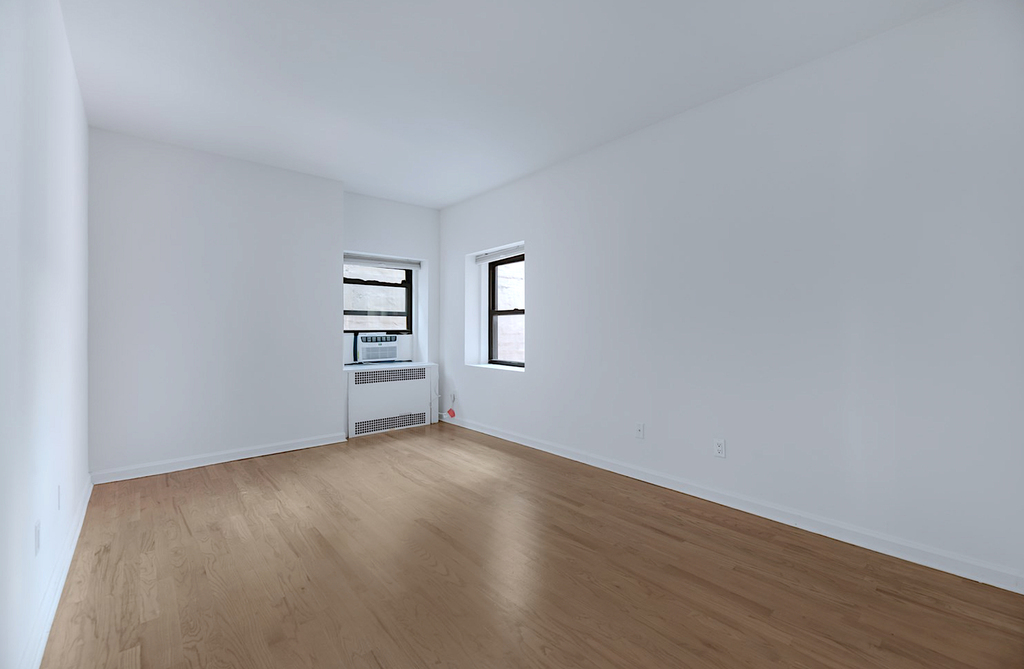 Madison Avenue - Photo 3