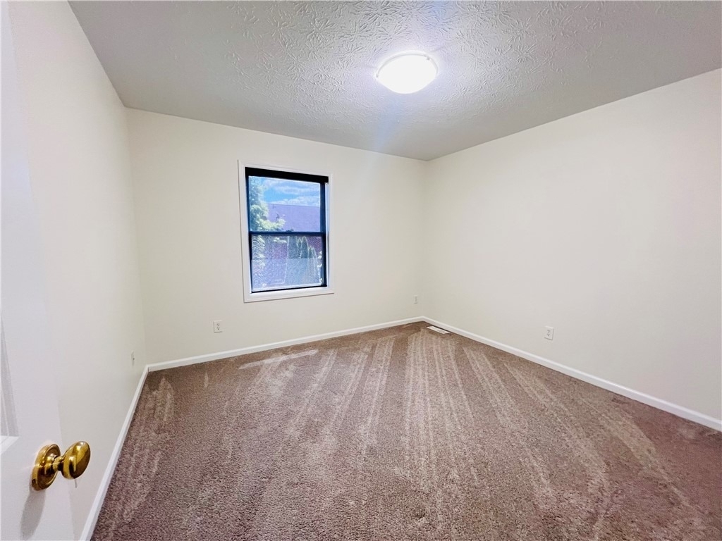 131 Broxbourne Drive - Photo 12