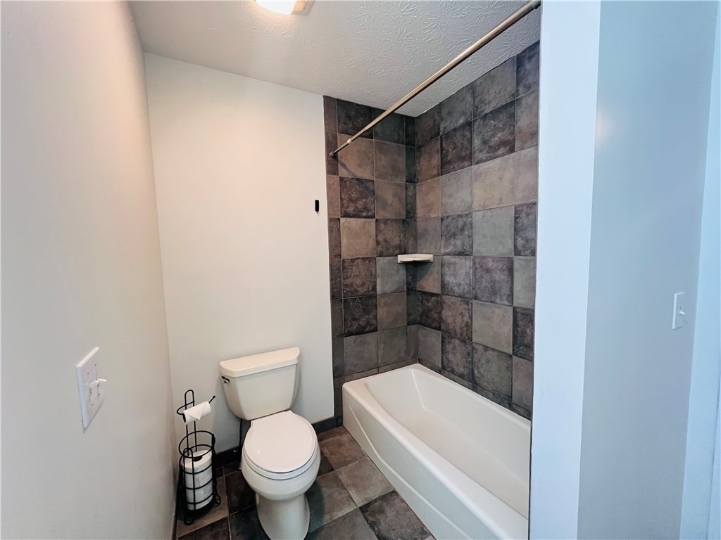 131 Broxbourne Drive - Photo 9