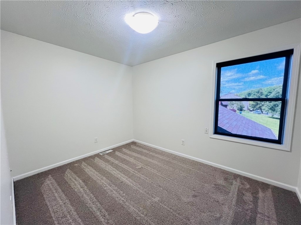 131 Broxbourne Drive - Photo 14