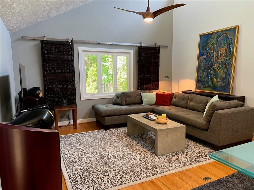 27 Hoyt Place - Photo 3