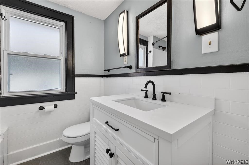 172 Tremont Avenue - Photo 9