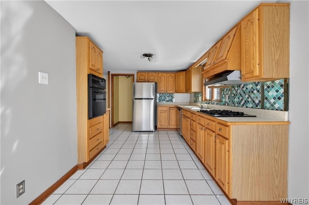172 Tremont Avenue - Photo 5