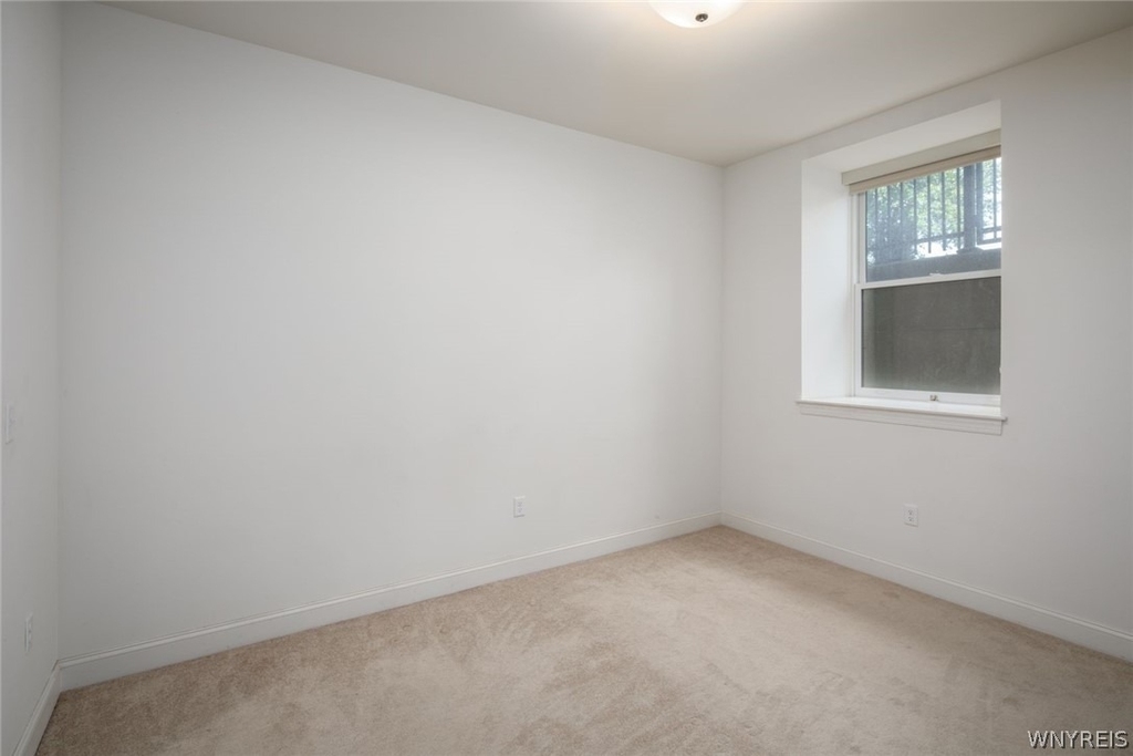 591 Terrace Boulevard - Photo 5