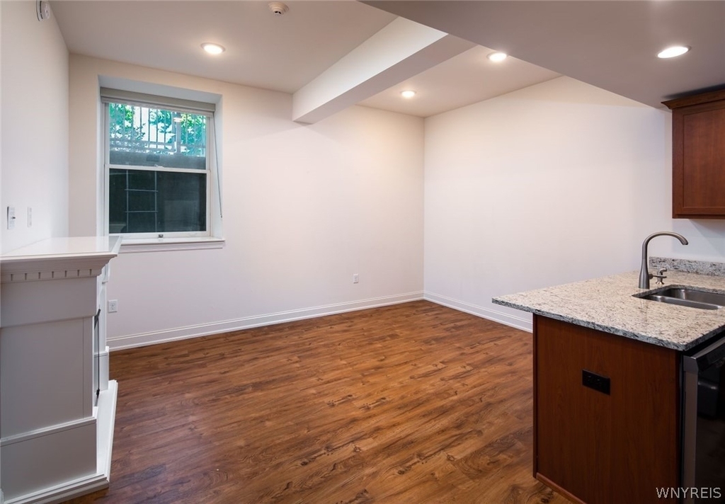 591 Terrace Boulevard - Photo 4