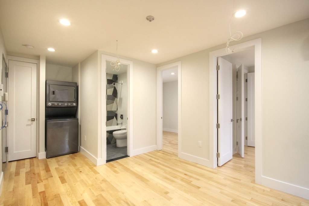 867 Metropolitan Avenue - Photo 3