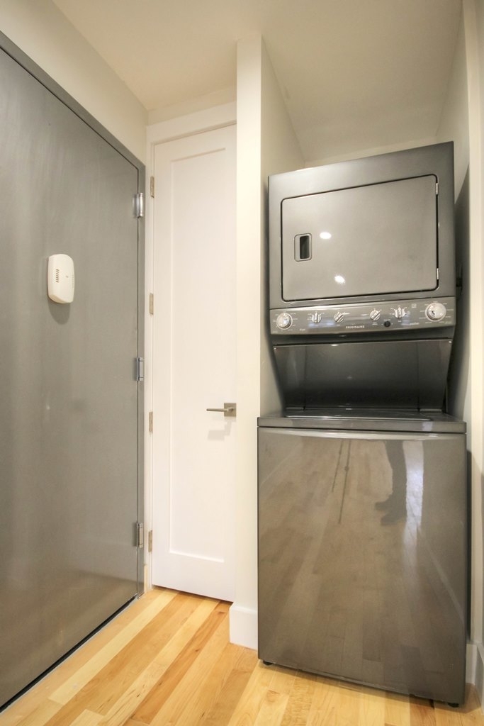 867 Metropolitan Avenue - Photo 13