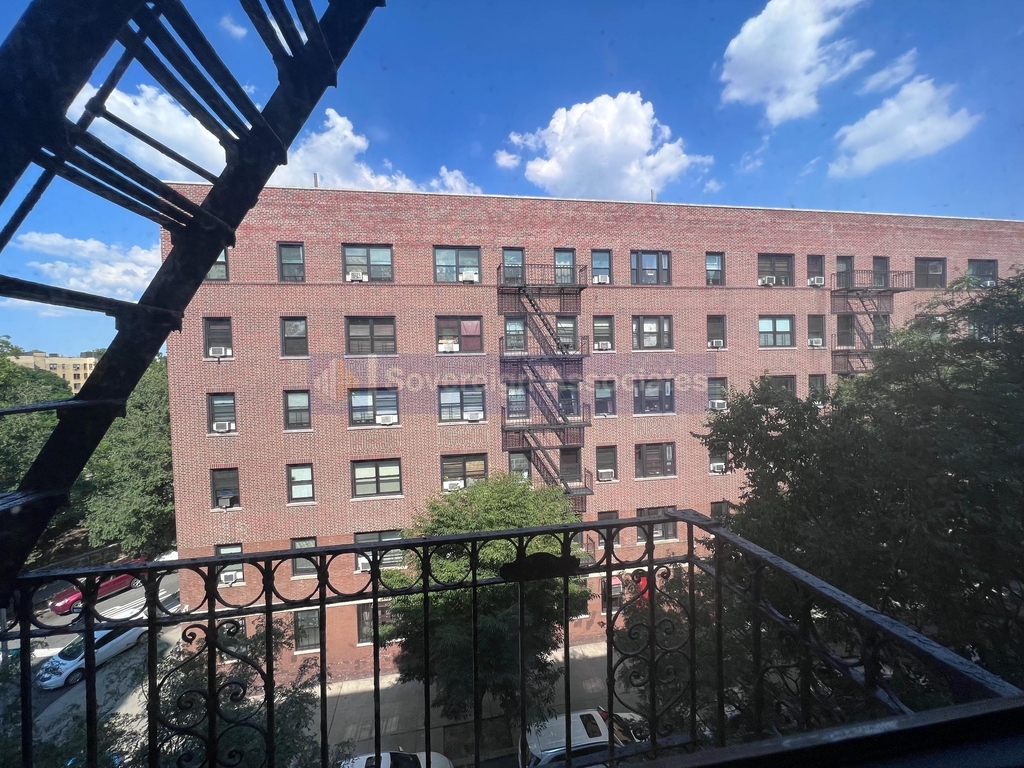 150 Haven Avenue - Photo 7