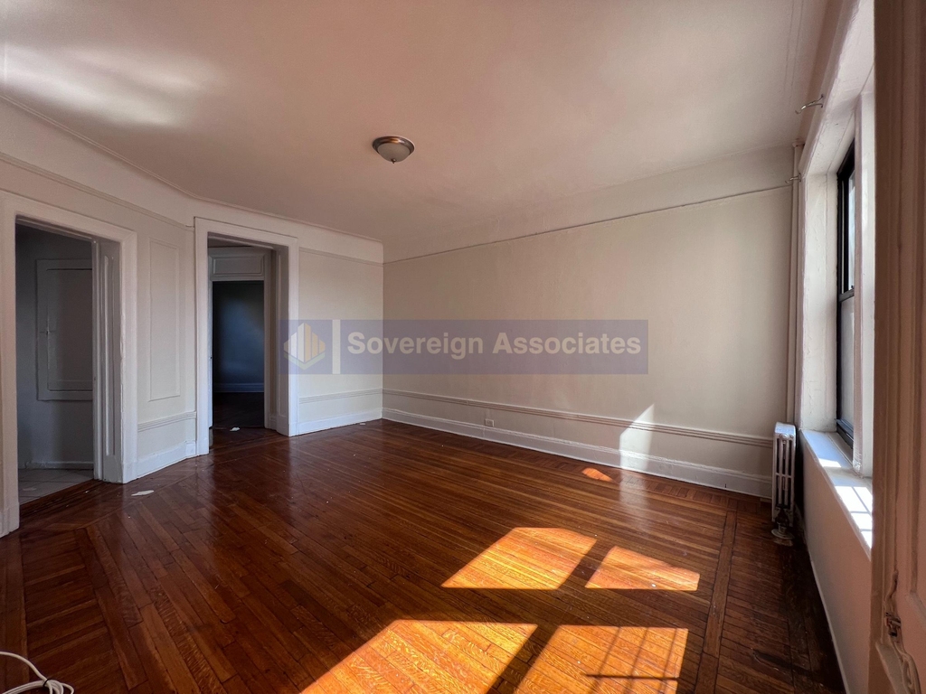150 Haven Avenue - Photo 1