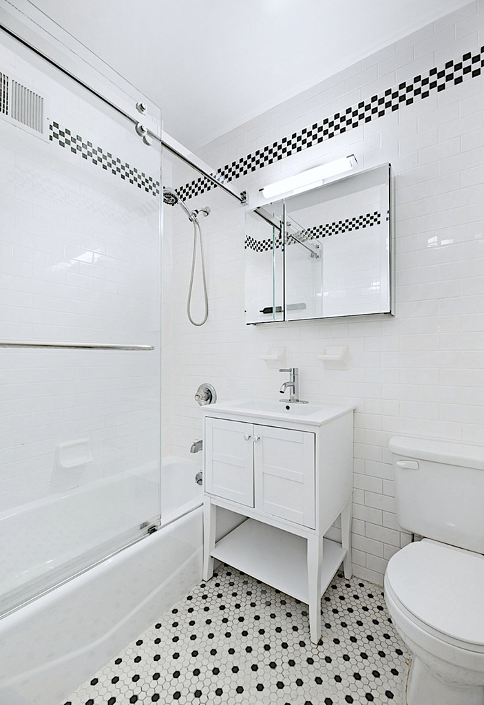 Madison Avenue - Photo 3