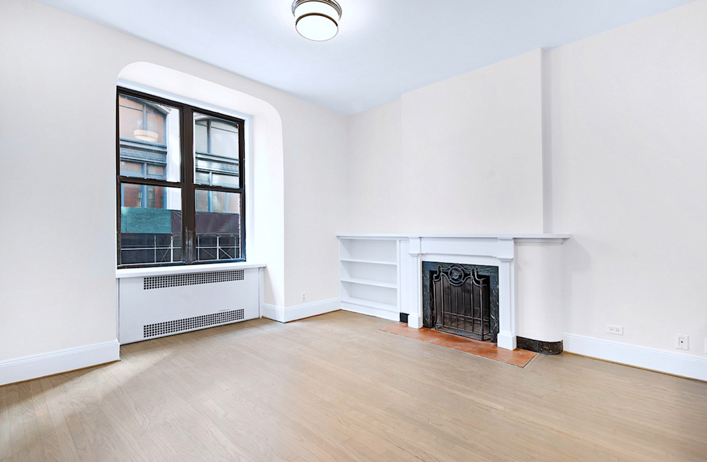 Madison Avenue - Photo 1