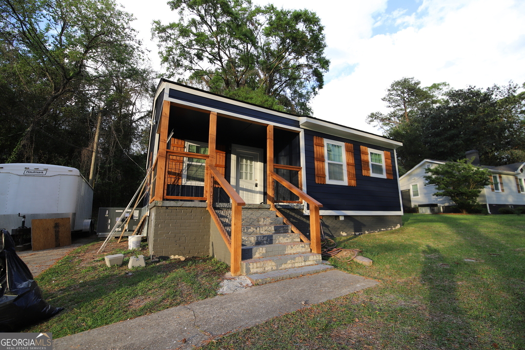 112 Saynor Circle - Photo 0