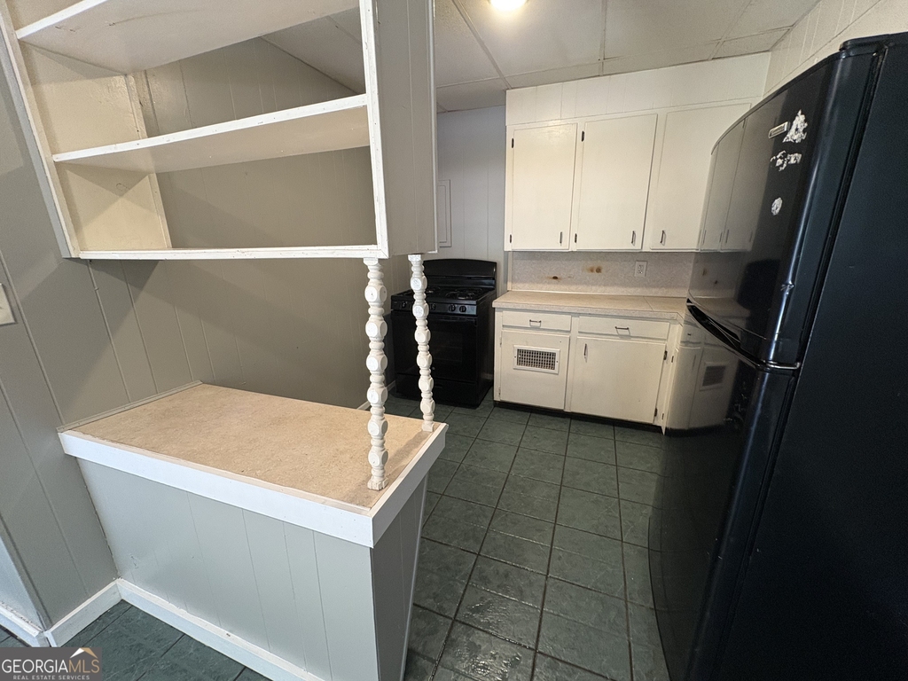 207 Reynolds Street - Photo 2