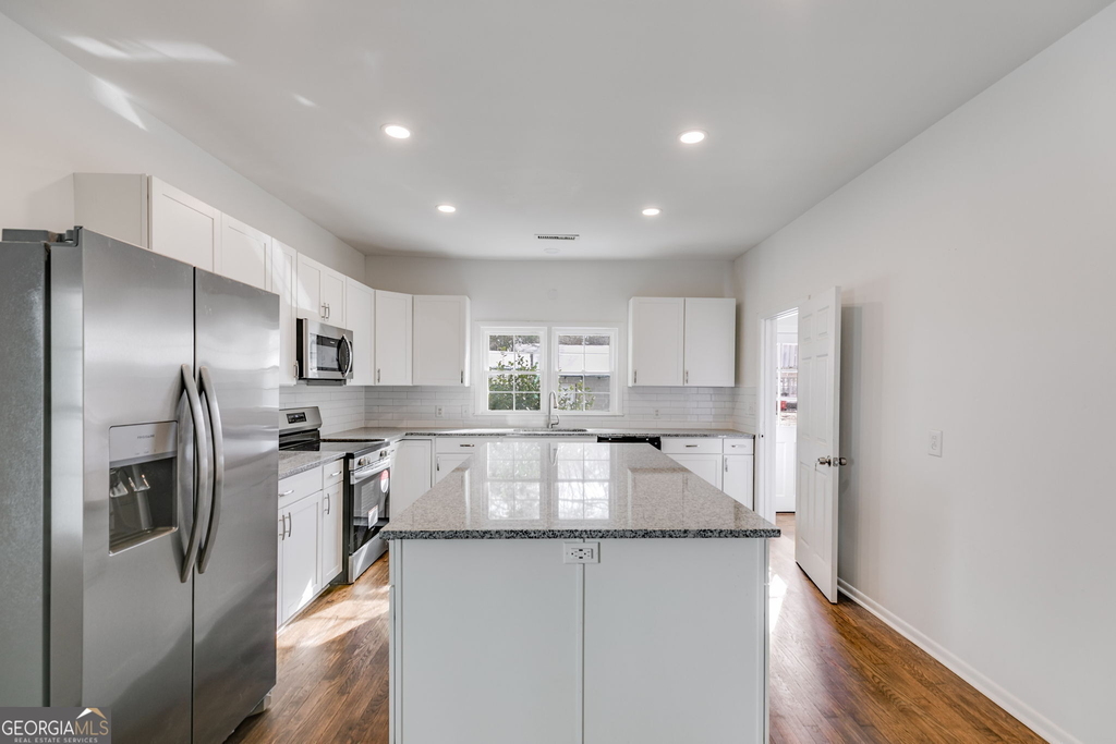 734 W College Street - Photo 6