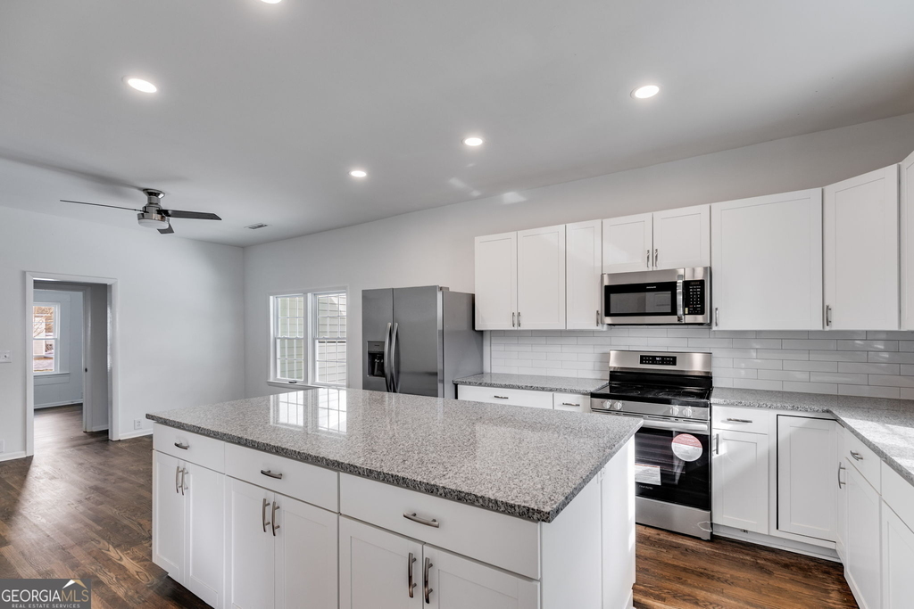 734 W College Street - Photo 5