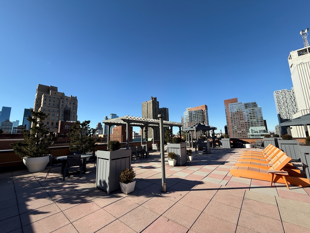 West 53rd Street - Photo 11