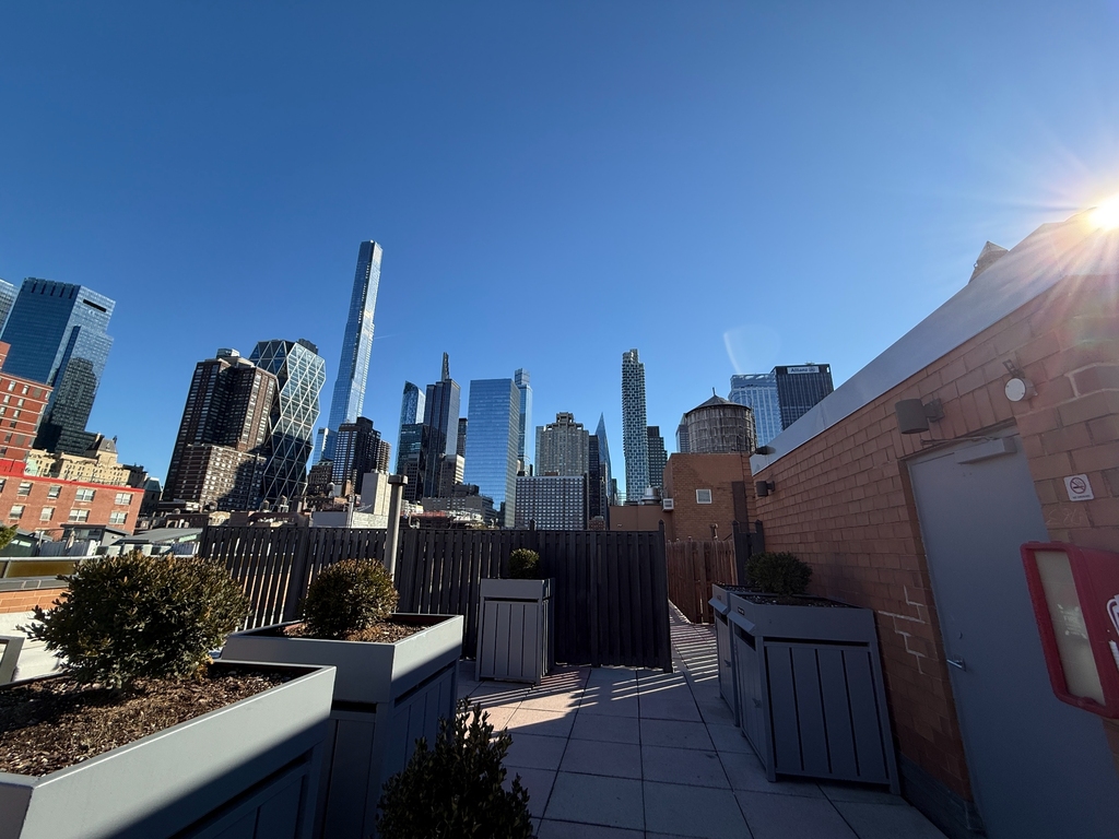 West 53rd Street - Photo 9