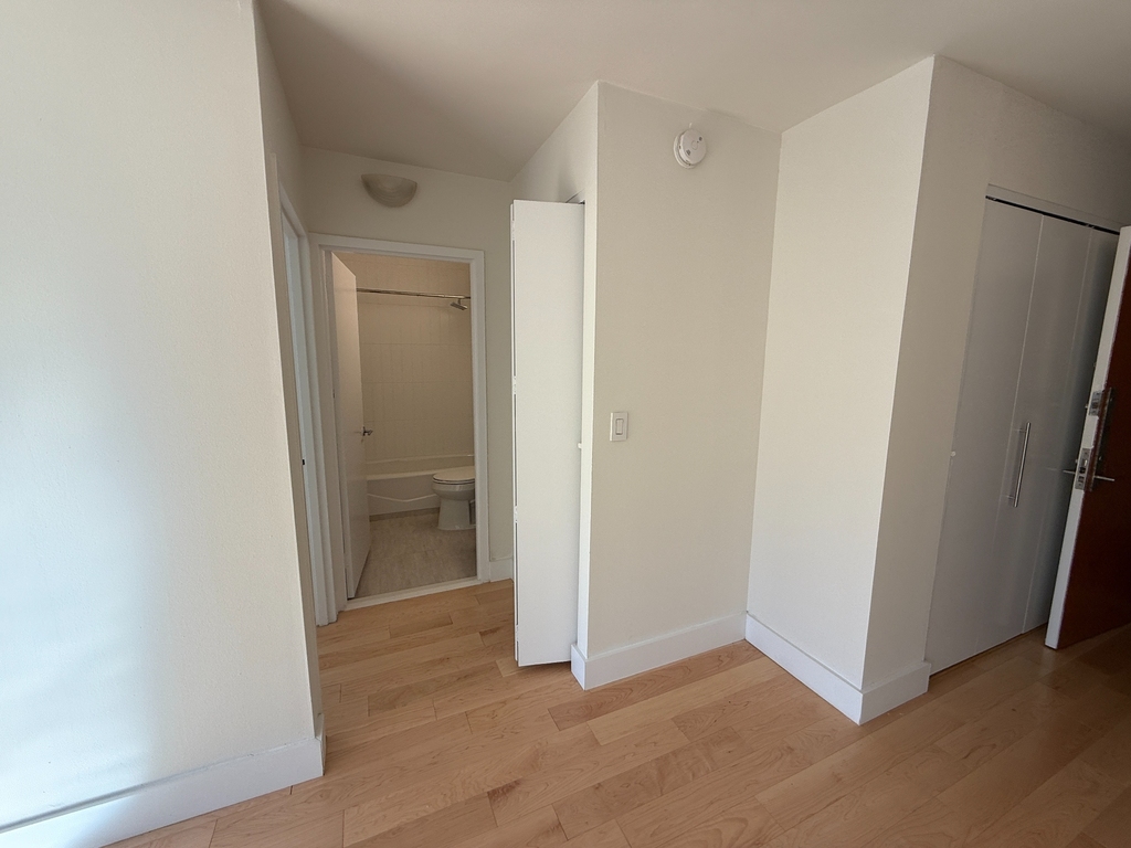 West 53rd Street - Photo 7