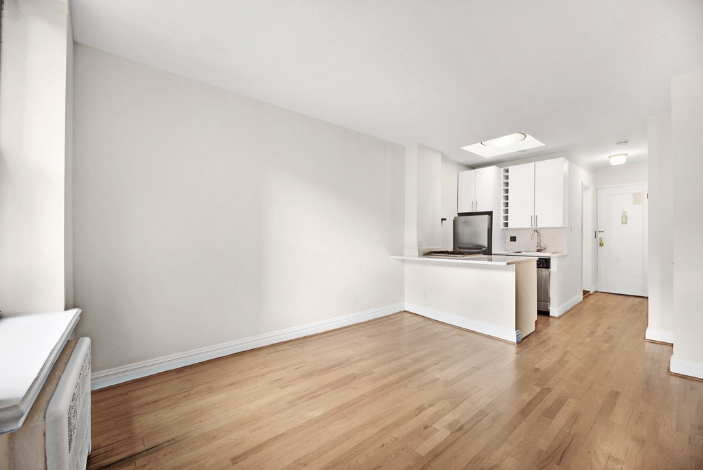 122 East 27th Street 4C - Photo 0
