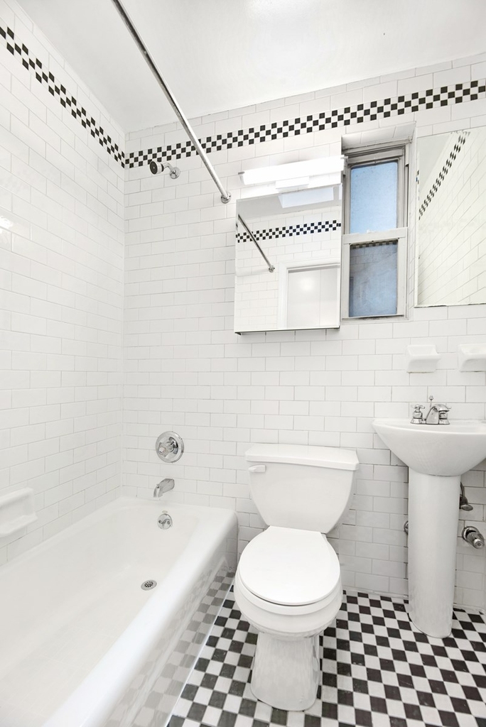 122 East 27th Street 4C - Photo 2