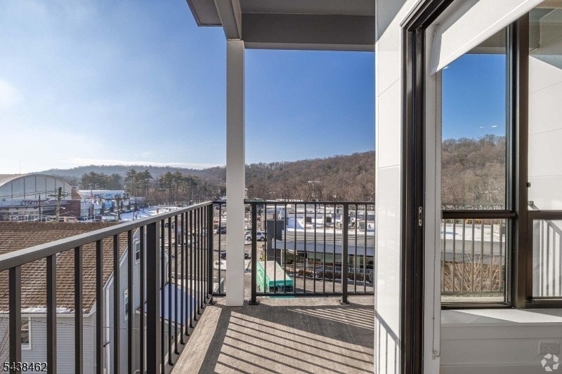 555 Northfield Ave - Photo 8