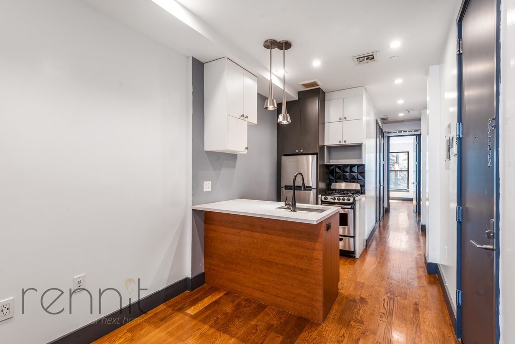 174 Knickerbocker Avenue - Photo 0