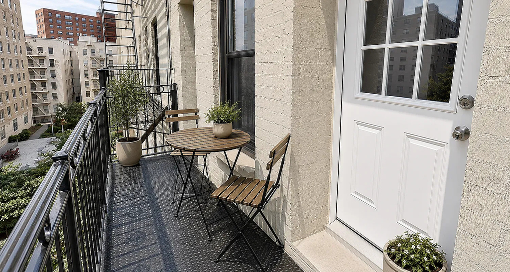 326 West 100th Street - Photo 4