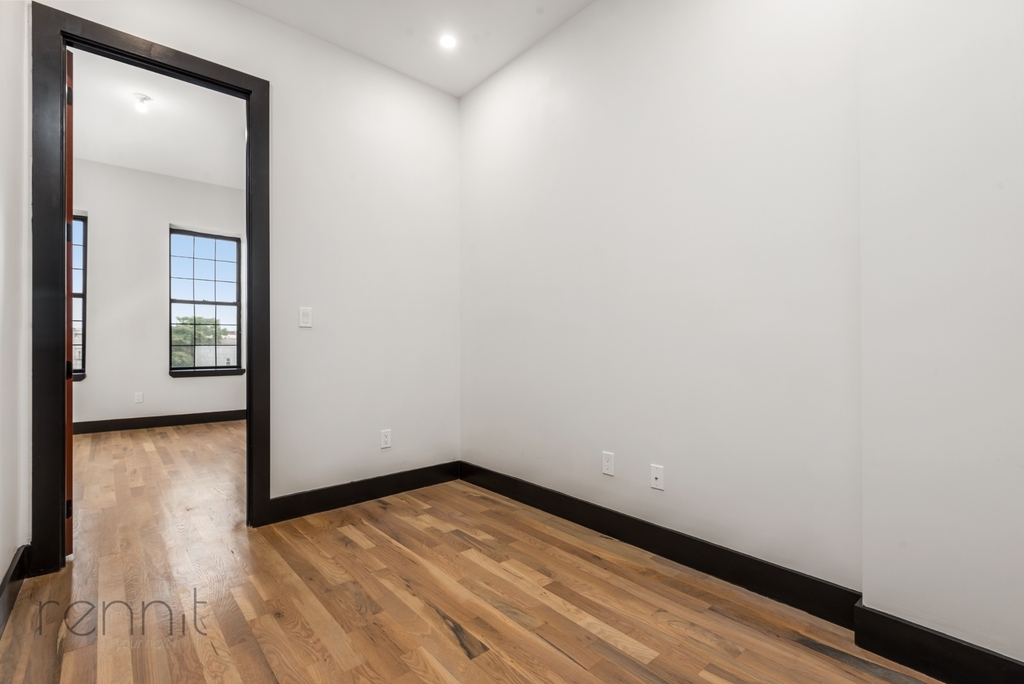 127 Thames Street - Photo 5