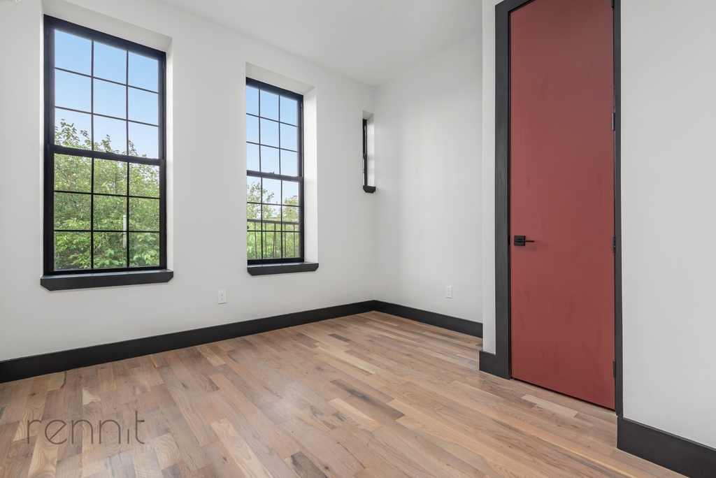 127 Thames Street - Photo 8