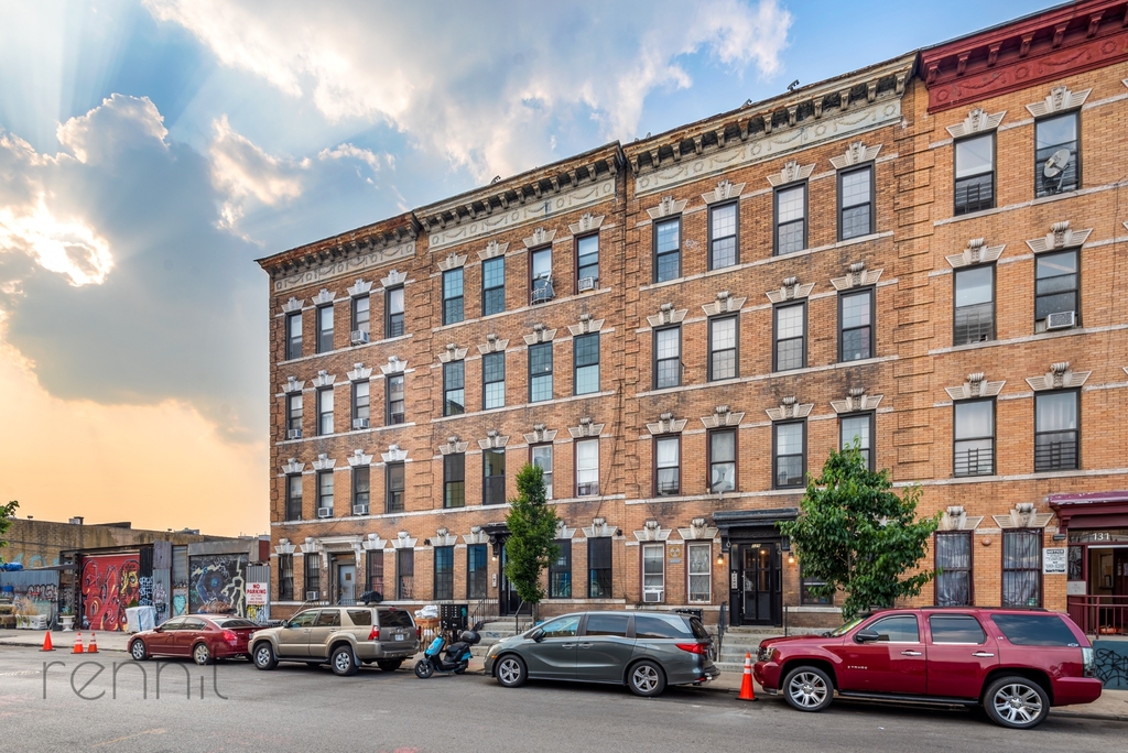 127 Thames Street - Photo 13