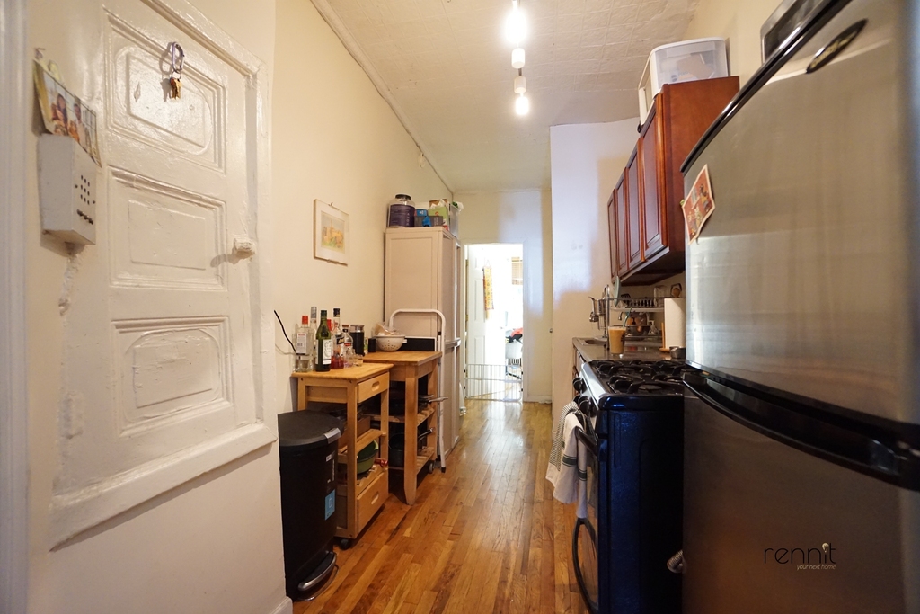 1354 Willoughby Avenue - Photo 3
