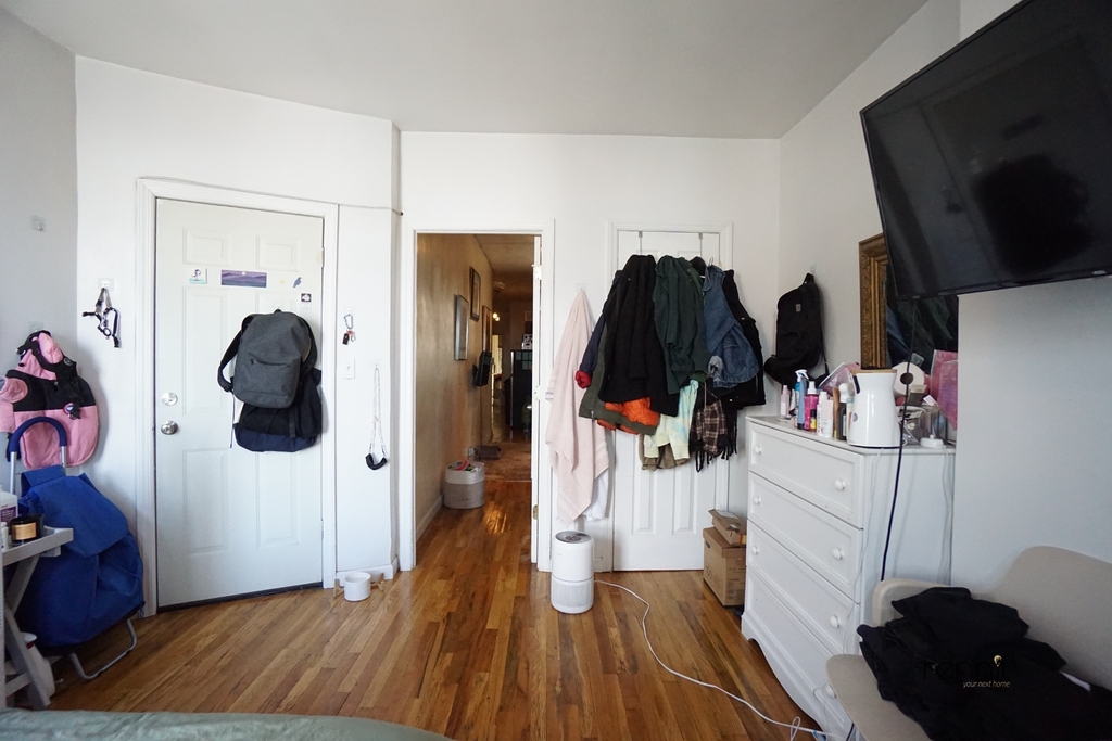 1354 Willoughby Avenue - Photo 6