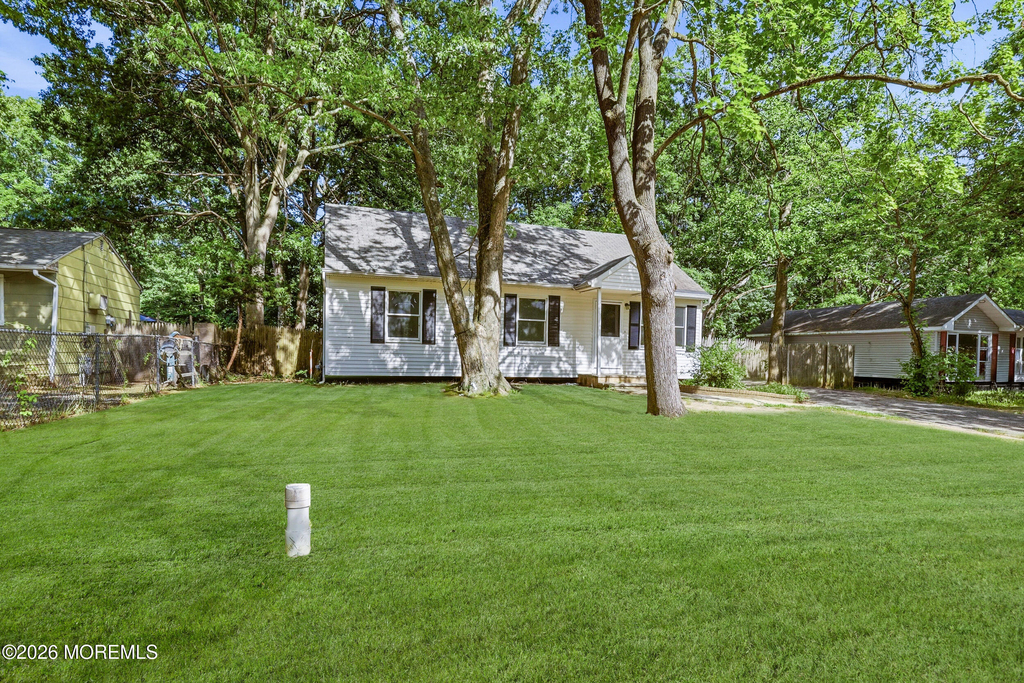 1305 Marshall Street - Photo 2