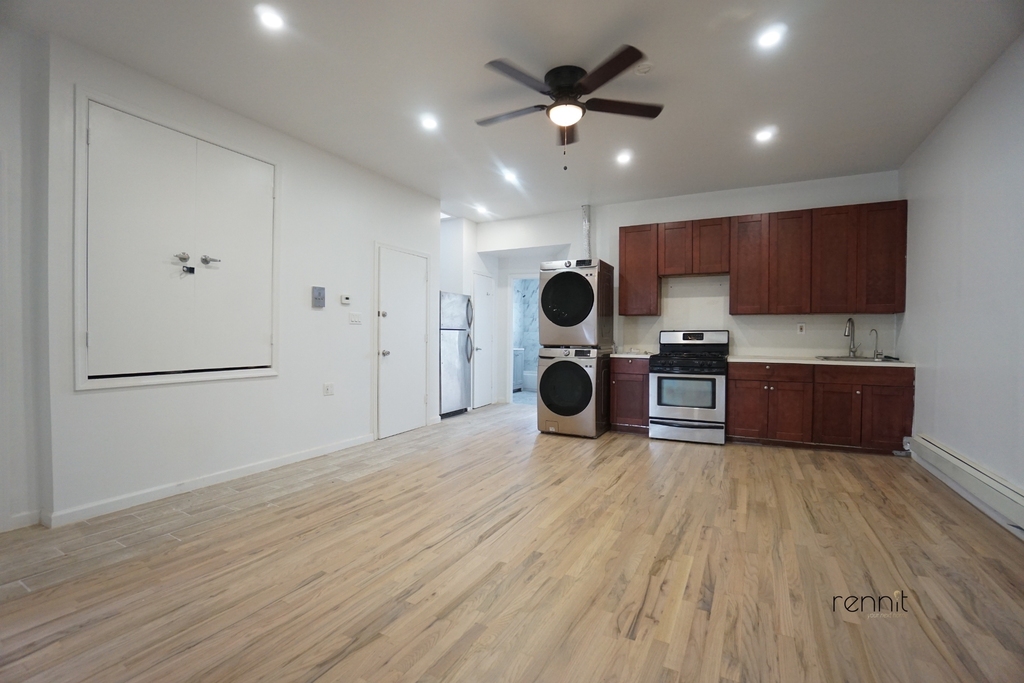 744 Myrtle Avenue - Photo 0