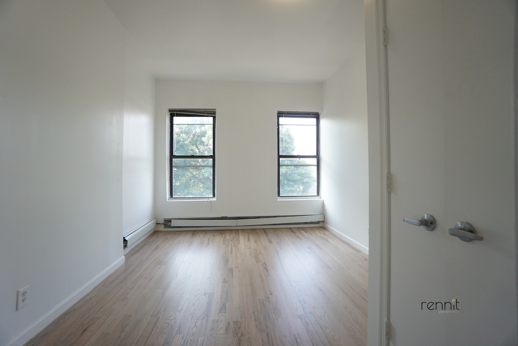 744 Myrtle Avenue - Photo 3