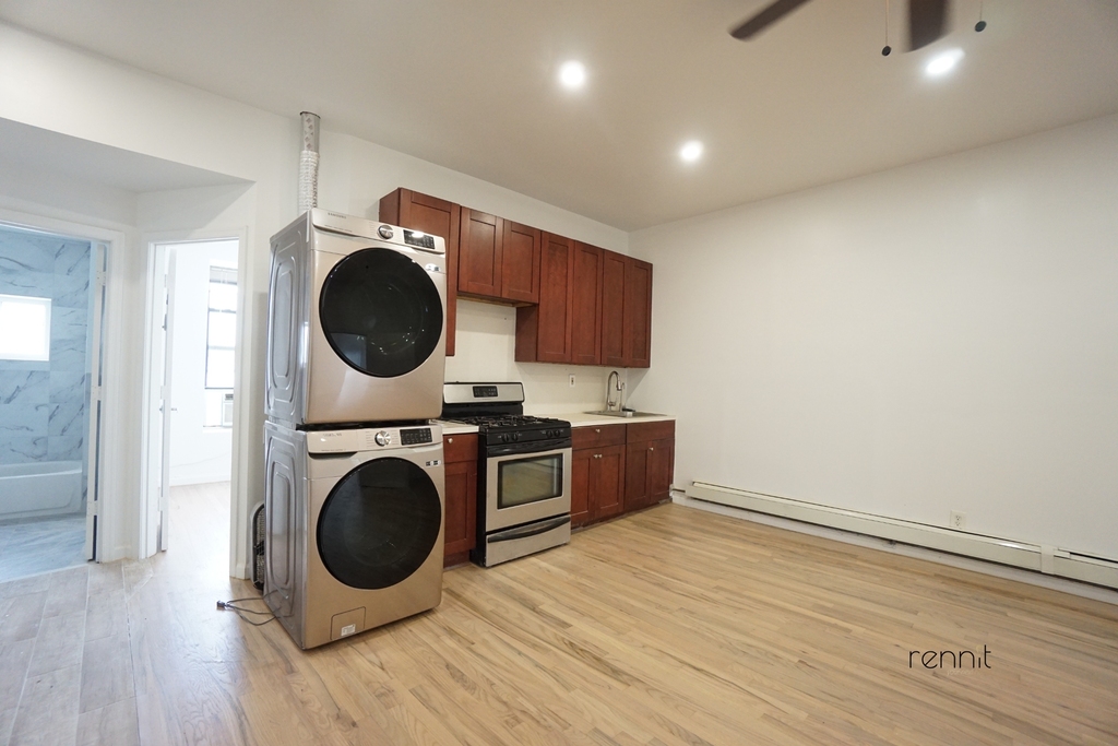 744 Myrtle Avenue - Photo 2