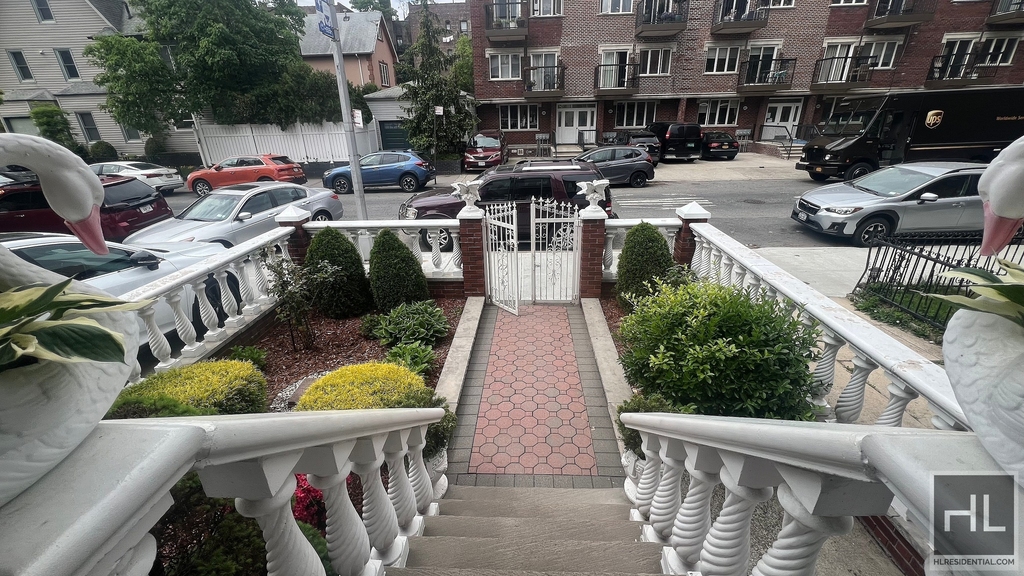 619 East 7 Street - Photo 17