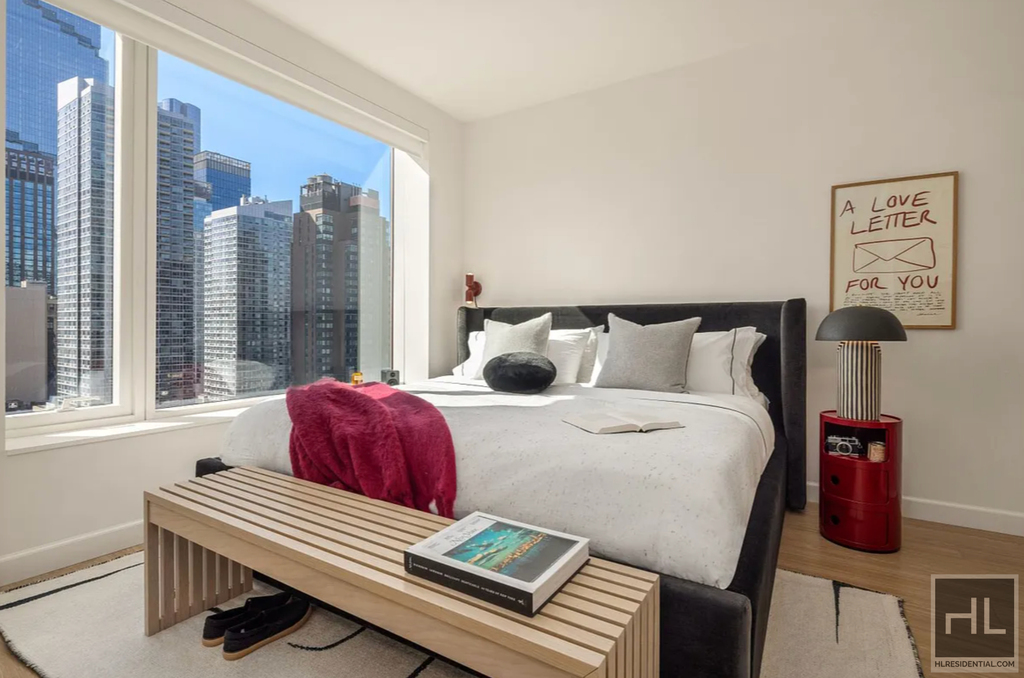 10th Avenue - Photo 0