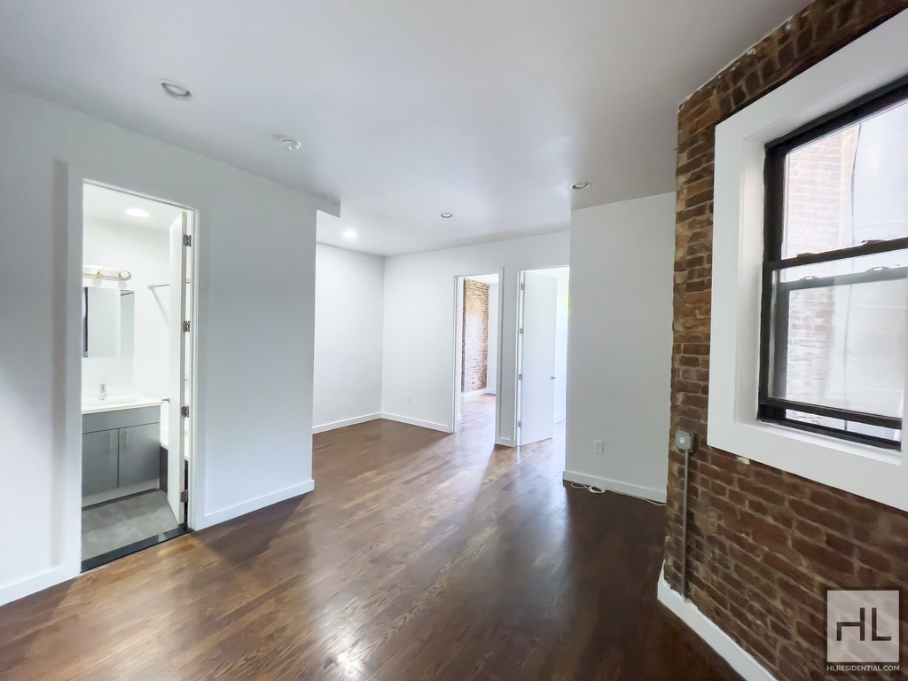 Nostrand Avenue - Photo 5
