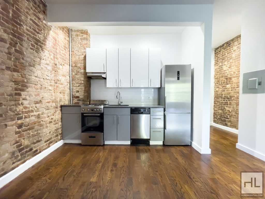 Nostrand Avenue - Photo 9