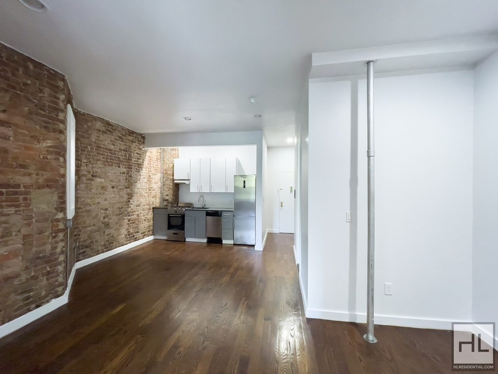 Nostrand Avenue - Photo 11