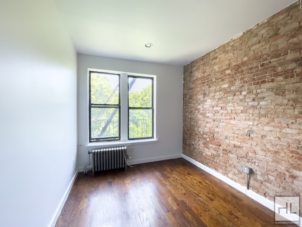 Nostrand Avenue - Photo 3