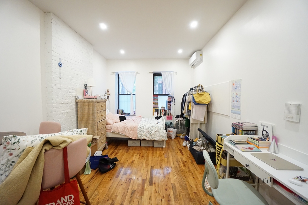 818 Marcy Avenue - Photo 2