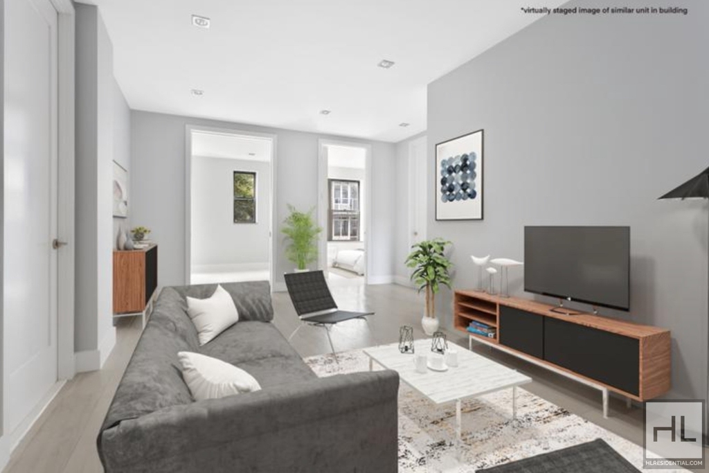 Stanton Street - Photo 1