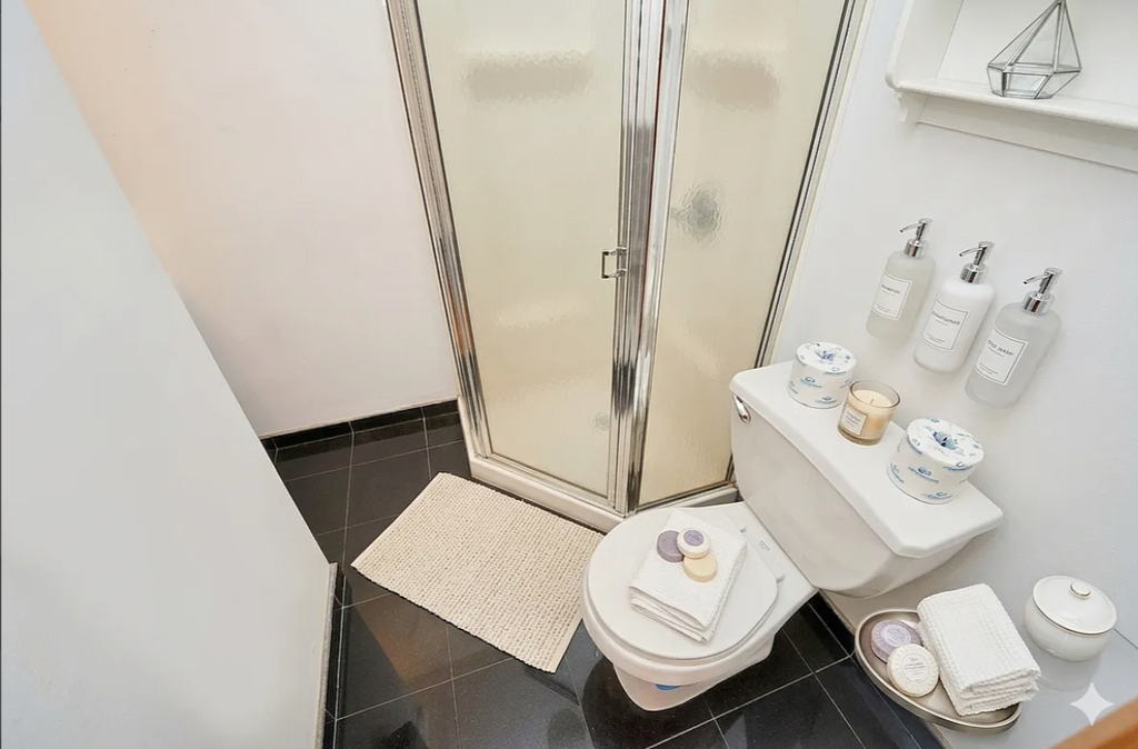212 east 10th street - Photo 11
