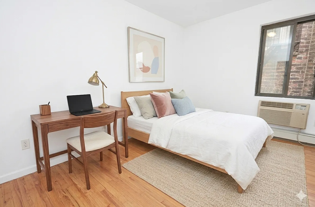 212 east 10th street - Photo 9